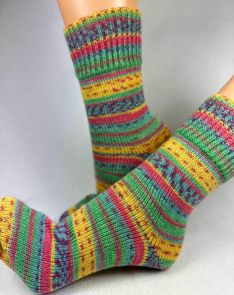 38/39 "Laubgeflüster" Selbstgestrickte Socken, Wollsocken Strümpfe Stricksocken von KuschelWolle
