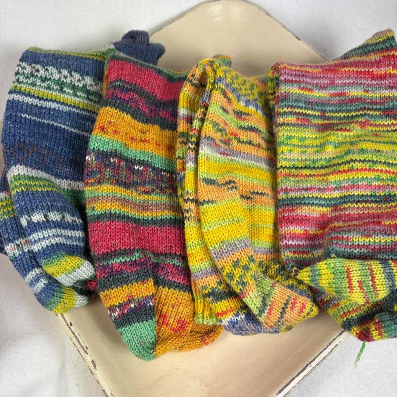 Gestrickte Socken "Hundertwasser" Selbstgestrickte , Wollsocken Strümpfe Stricksocken Kuschelwollesocken von KuschelWolle
