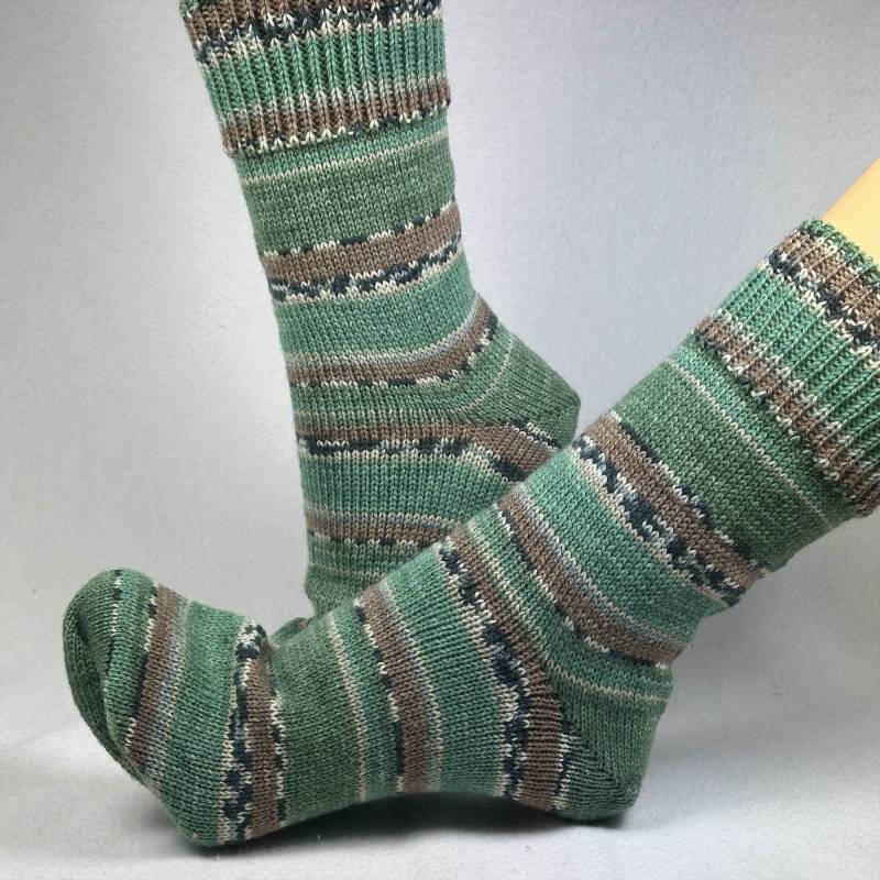 Serie „Schafpate 15" Gr. 44/45 Opalwolle Selbstgestrickte Socken, Wollsocken Strümpfe von KuschelWolle