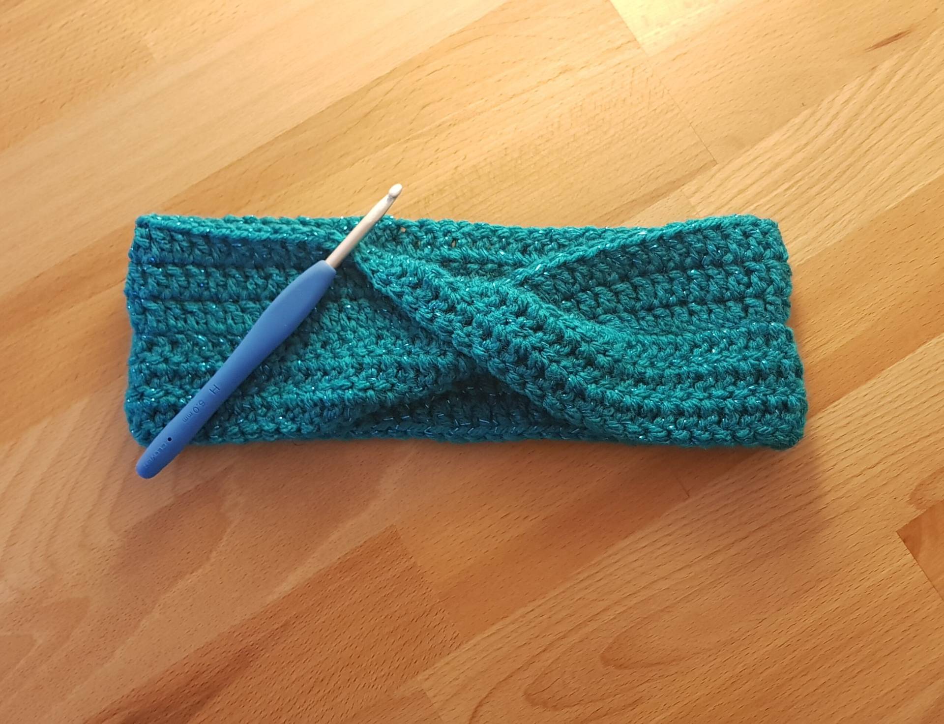stirnband Mit Twist - Twisted Headband Ohrenschützer Ohrenwärmer Medium von Kuschelzeug