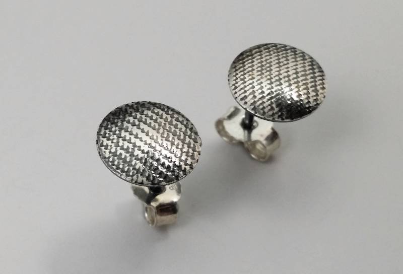 Runde Ohrstecker Für Jeden Tag, in Silber Mit Muster, Handgemacht von KvBjewellery