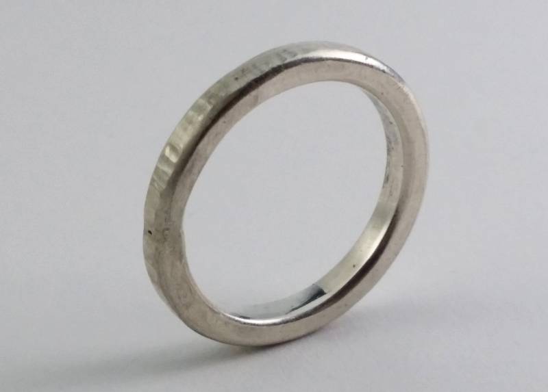 Schmaler Ring in Silber, Aufsteckring , Geschmiedet, Handgemacht von KvBjewellery