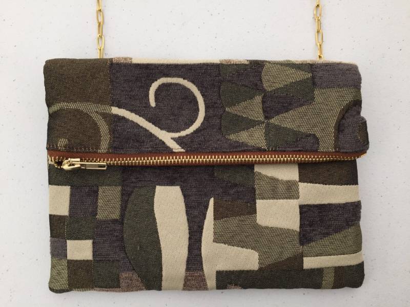 Grün Und Braun Kreuz Körper Rechteckige Geldbörse. Kleine Make-Up-Tasche. Falten Sie Über Kupplung. Abnehmbarer Verstellbarer Gurt von Kyezi