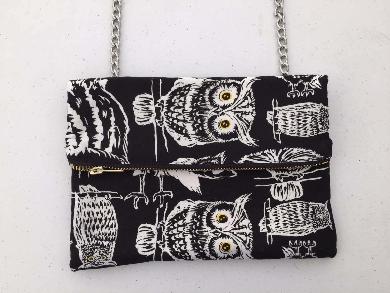 Schwarz Und Weiß Eule Druck Kreuz Körper Rechteckige Geldbörse. Kleine Make-Up-Tasche. Falten Sie Über Kupplung. Abnehmbarer Verstellbarer Gurt Schwarz Und Weiß Eule Druck Kreuz Körper Rechteckige Geldbörse. Kleine Make-Up-Tasche. Falten Sie Über Kupplung. Abnehmbarer Verstellbarer Gurt von Kyezi