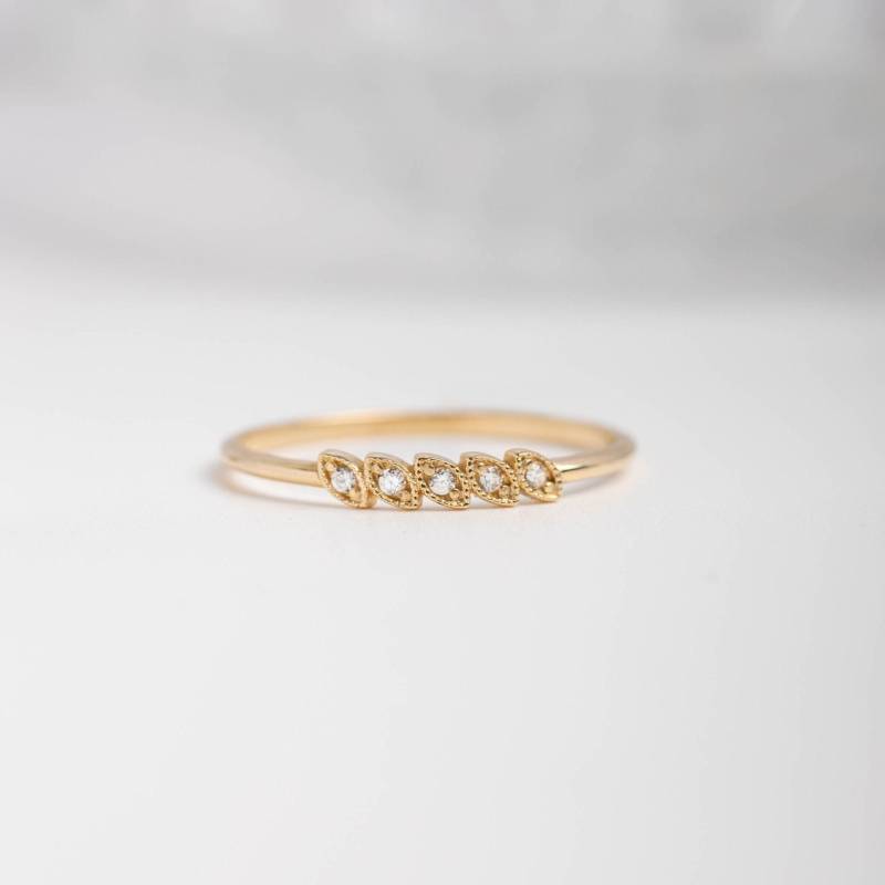Blatt Ring 14K Gold - Diamant Stapelring Zweig Pave Hochzeit Eternity Band Kyklos Schmuck Gr00105 von KyklosJewelry