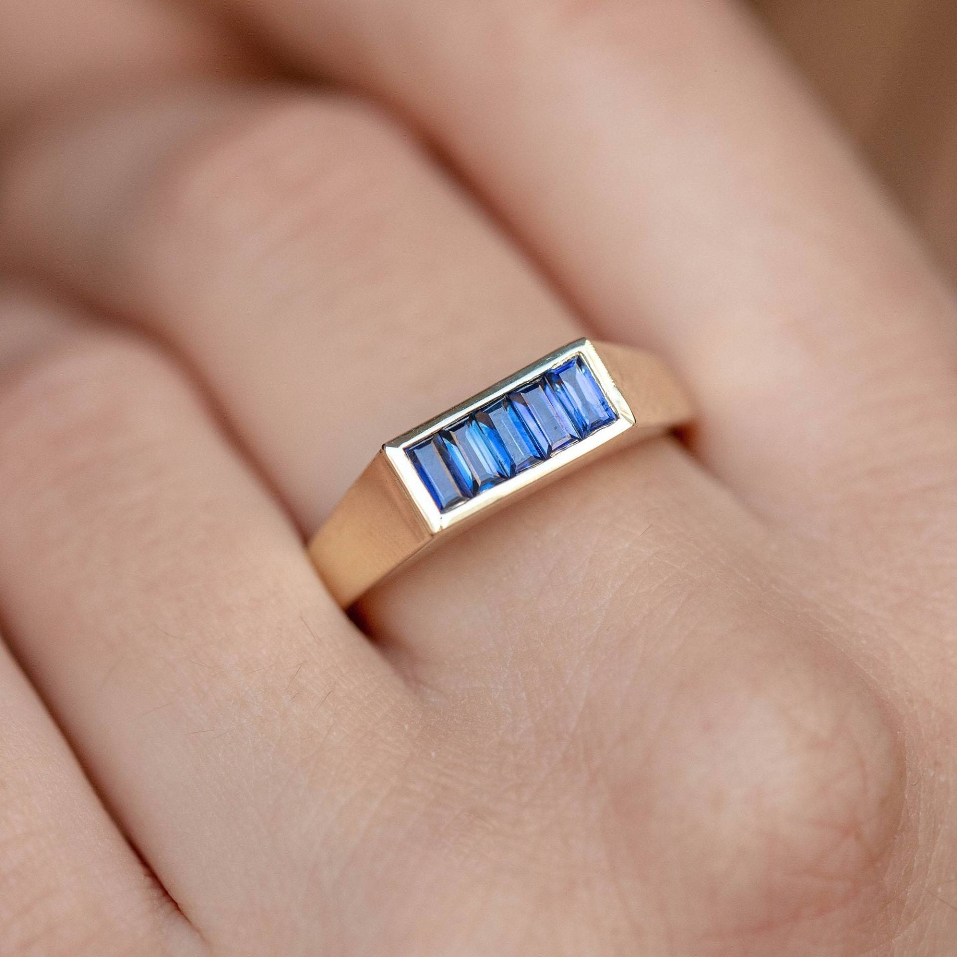 Blauer Saphir Baguette Siegel Ring 14K Gold Für Frauen - Natürlicher Edelstein Flache Top Stapeln Geschenk Sie Gr00391 von KyklosJewelry