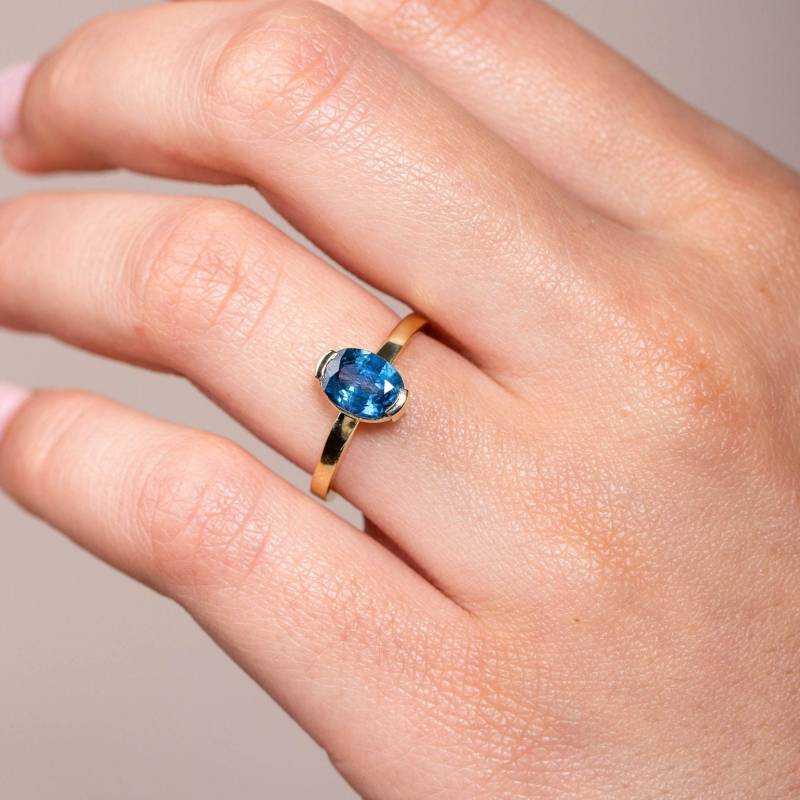 Blauer Saphir Verlobungsring 14K Gold Oval - Natürlicher Solitär Ring Gr00028 von KyklosJewelry