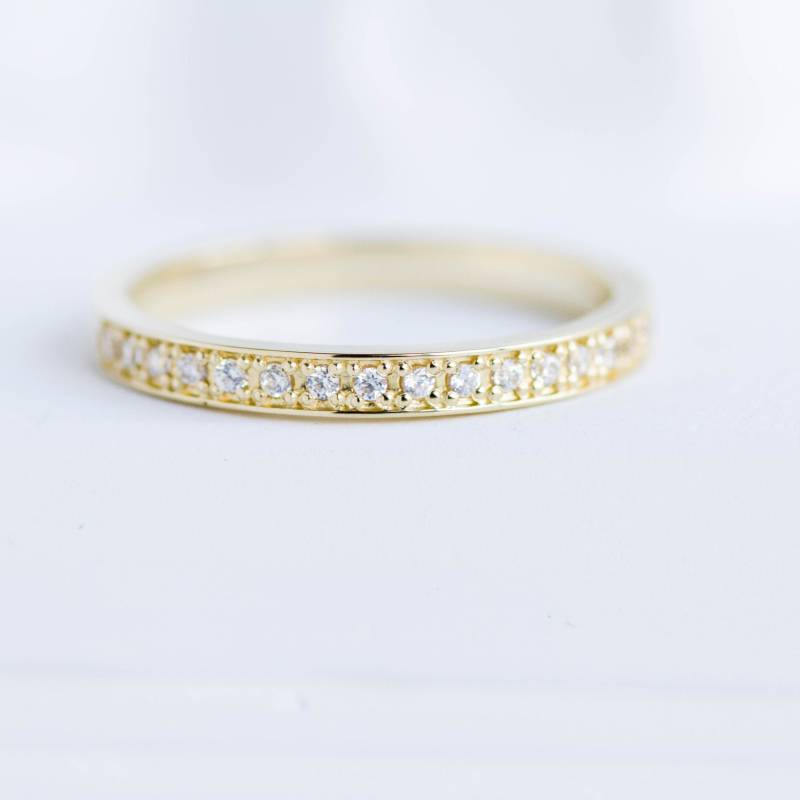 Halbe Ewigkeit Diamant Ehering 14K Gold Einfache Pave Ring Für Frauen Gr00221 von KyklosJewelry