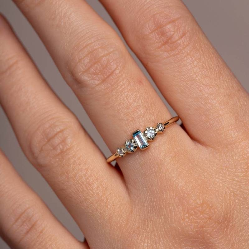 Schweizer Blautopas Ring 14K Gold Diamant Baguetteschliff - Stacking Cluster Für Frauen Gr00279 von KyklosJewelry