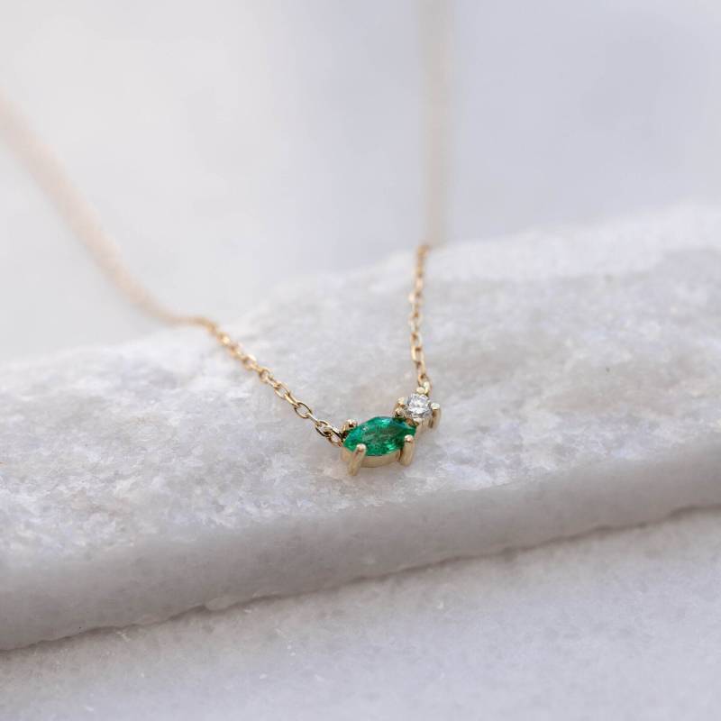 Smaragd Diamant Halskette Marquise 14K Gold Cluster Für Frauen - Mai Birthstone Geburtstagsgeschenk Sie Gn00100 von KyklosJewelry