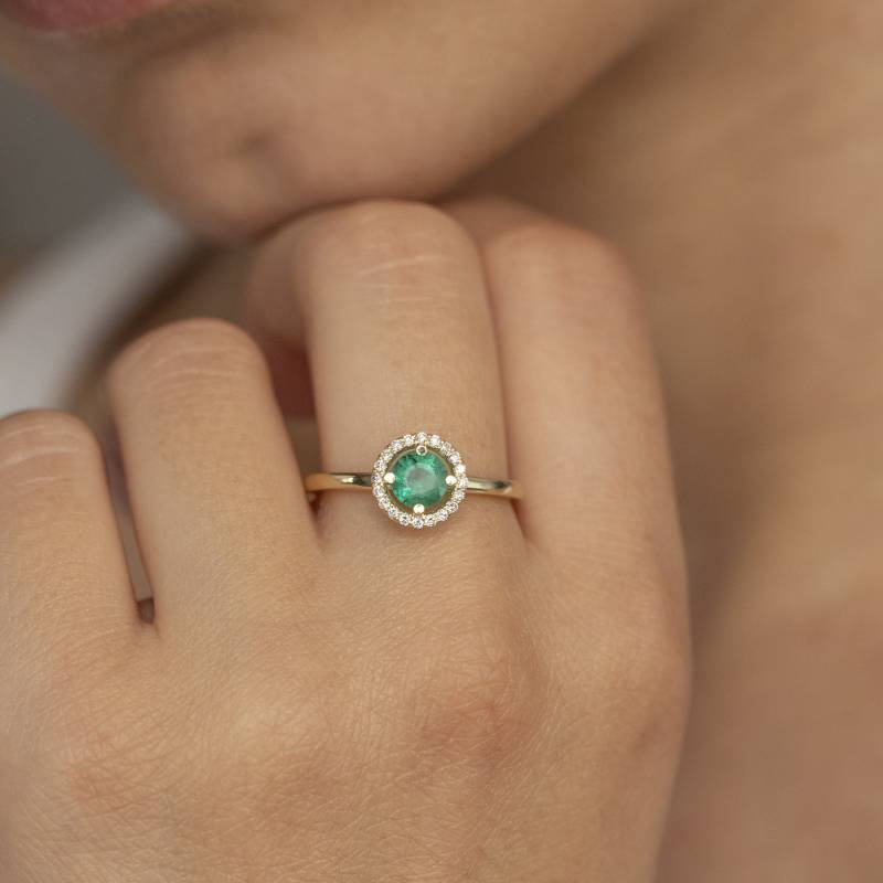 Smaragd Halo Verlobungsring 14K Gold, Diamanten Im Brillantschliff Gr00278 von KyklosJewelry