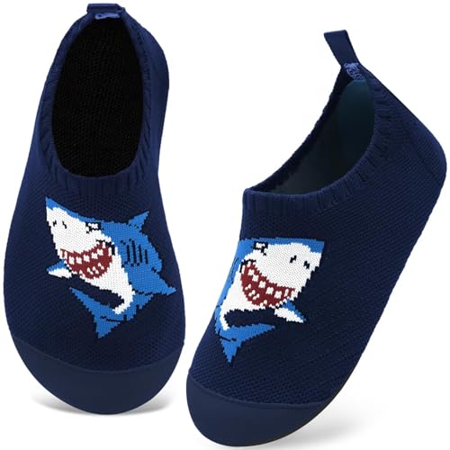Kyopp Kinder Hausschuhe Junge Mädchen Pantoffeln Aquaschuhe Atmungsaktive Rutschfest Barfussschuhe Slipper Kindergarten Unisex (Hai Dunkelblau 26/27 EU) von Kyopp