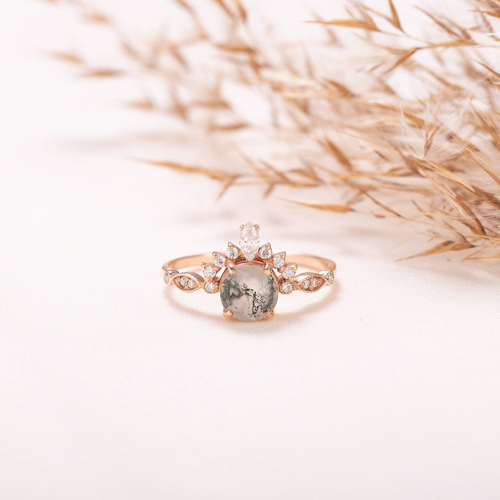 Art Deco Moosachat-Frauenverlobungsring, Zierlicher Moosachat-Verlobungsring Für Sie, Einzigartiger Hochzeit Brautjubiläumsring, Grüner Achatring von KzKJewel