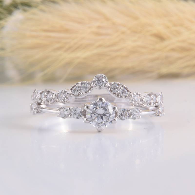 Einzigartige 925 Sterling Silber Art-Deco-Damen Eheringe Set, Kleine Und Zierliche Weiße Cz Silberne Brautringe von KzKJewel