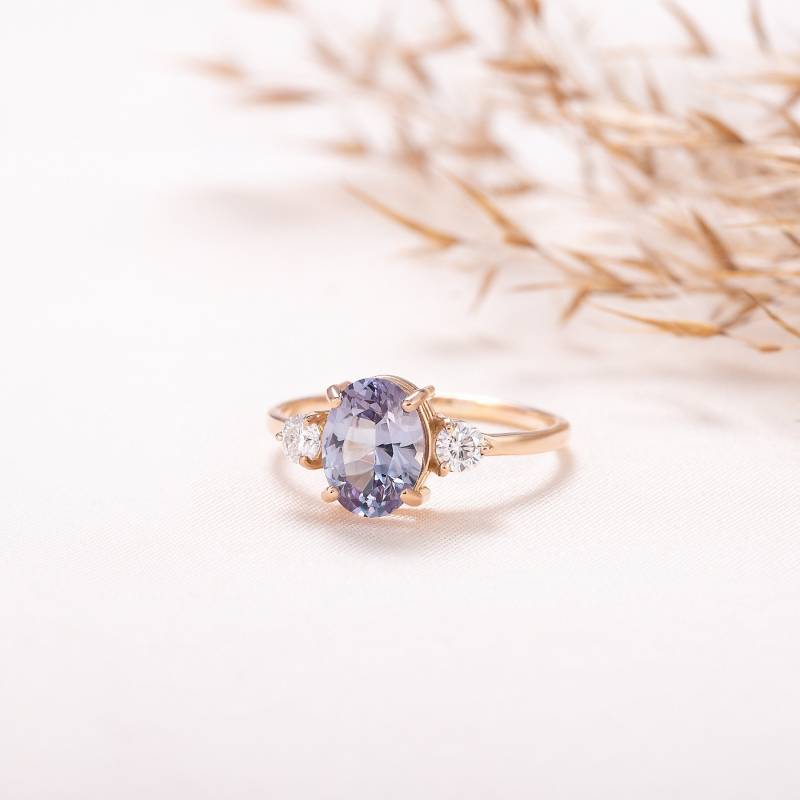 Einzigartiger Alexandrit-Ring Für Frauen, Zierlicher Alexandrit-Verlobungsring, Benutzerdefinierter Geburtssteinring, Verlobungsring Sie von KzKJewel