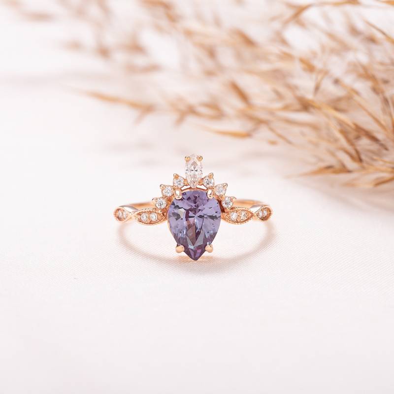 Einzigartiger Alexandrit Verlobungsring Im Art-Deco-stil von KzKJewel