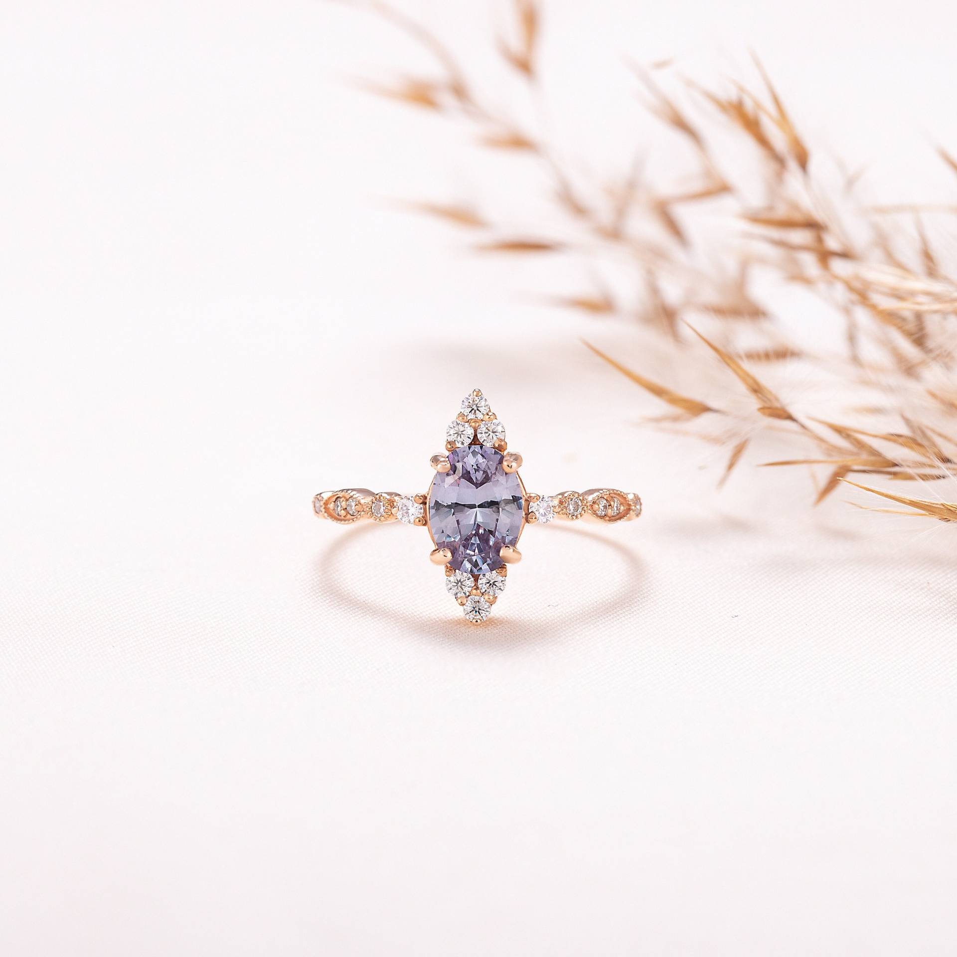 Einzigartiger Art-Deco-stil Alexandrit-statementring, Oval Alexandrit-Verlobungsring, Brautring von KzKJewel