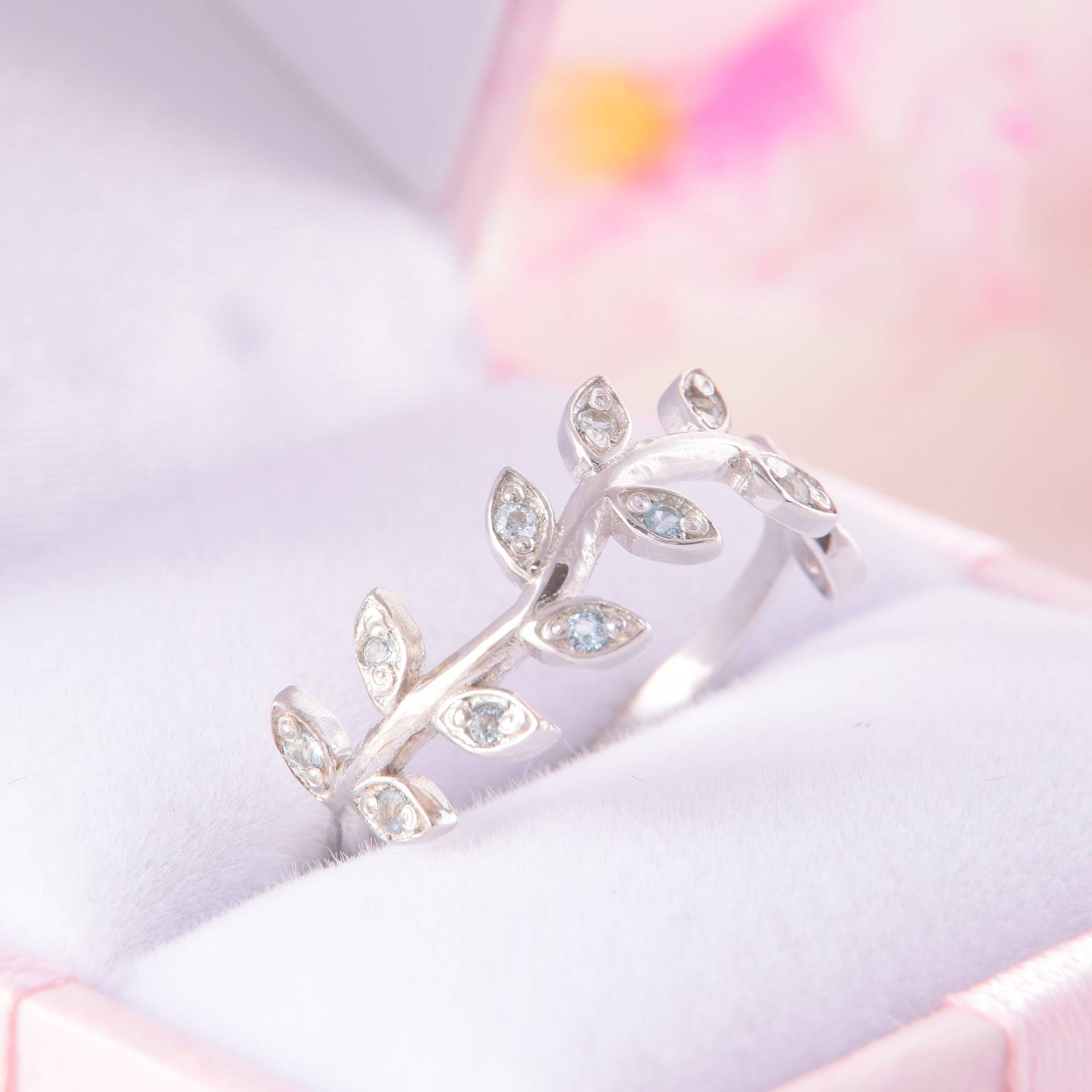 Einzigartiger Ehering Silber Für Frauen, Topas Ehering, Blätter Zweig Baum Zierlich von KzKJewel