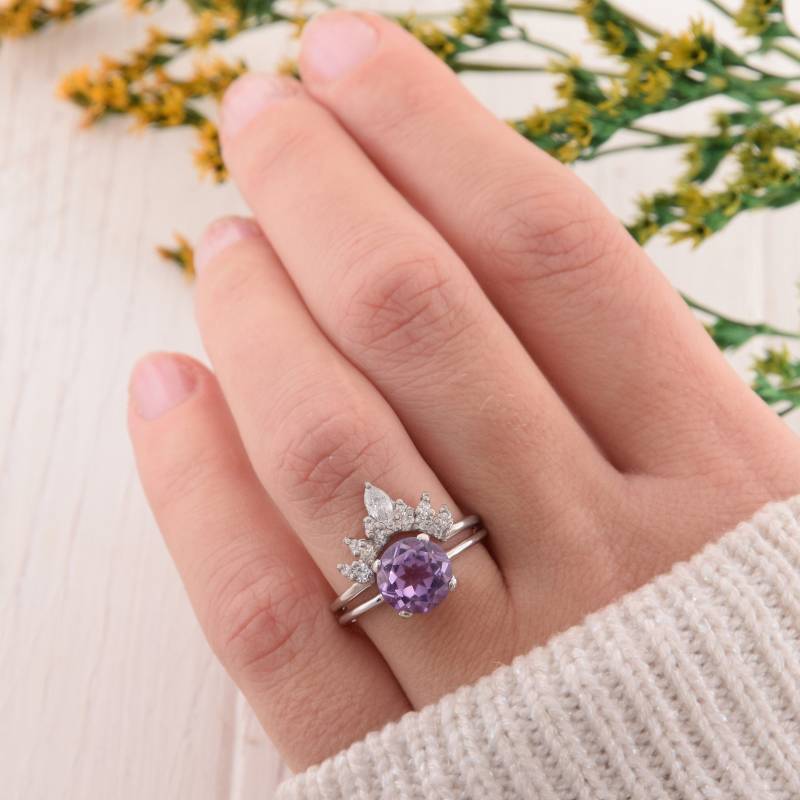 Einzigartiges Silber Trauringe Set Für Sie, Amethyst Ring Set, Art Deco Kronenringe Cocktail Silberringe von KzKJewel