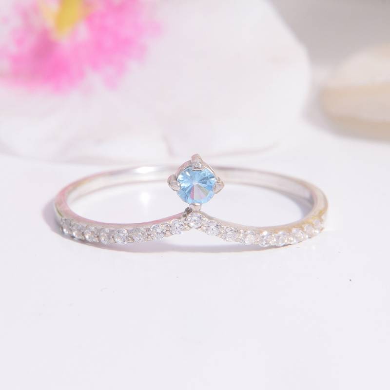 Geschwungener Damenring, Sterling Silber Topas Ehering, Damenring Mit Blauem Topas, V Ehering Chevron von KzKJewel