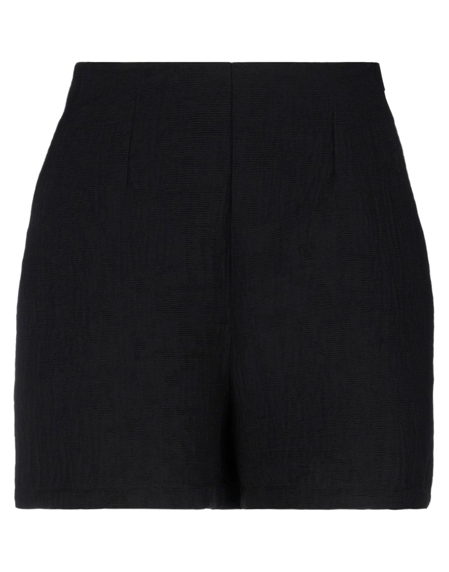 L' AUTRE CHOSE Shorts & Bermudashorts Damen Schwarz von L' AUTRE CHOSE