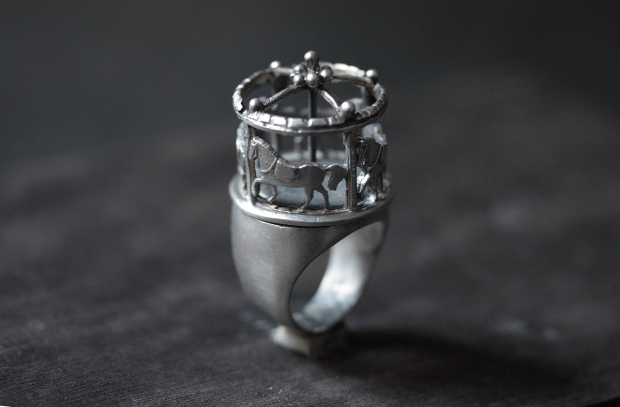 Handgefertigter „Karussell"-Ring, Limitierte Auflage. Handgefertigt von LABCORSOSANGOTTARDO3