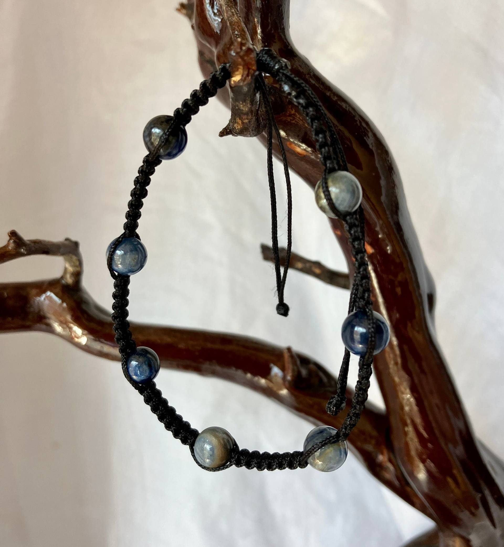 Kyanit Makramee Schlupfknoten Armband Kyanit Makramee Schlupfknoten Armband von LABjewelrydesigns