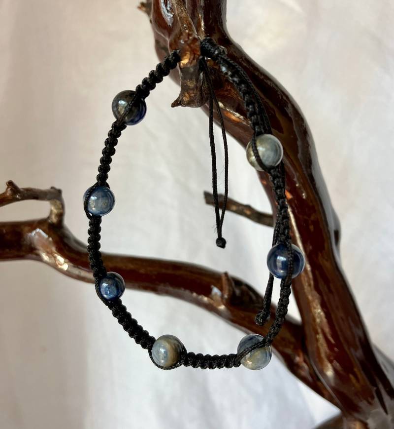 Kyanit Makramee Schlupfknoten Armband Kyanit Makramee Schlupfknoten Armband von LABjewelrydesigns