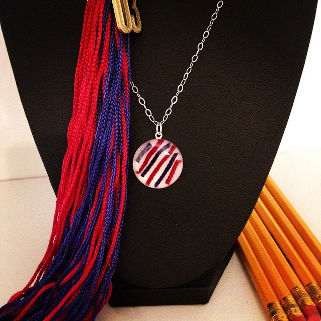 Personalisierte Graduierung Geschenk/Gemacht Mit Ihrem Abschluss Cap Quaste Custom Einzigartig Andenken High School College | Mittlere Rand Personalisierte Graduierung Geschenk/Gemacht Mit Ihrem Abschluss Cap Quaste Custom Einzigartig Andenken High School College | Mittlere Rand von LACEstudio