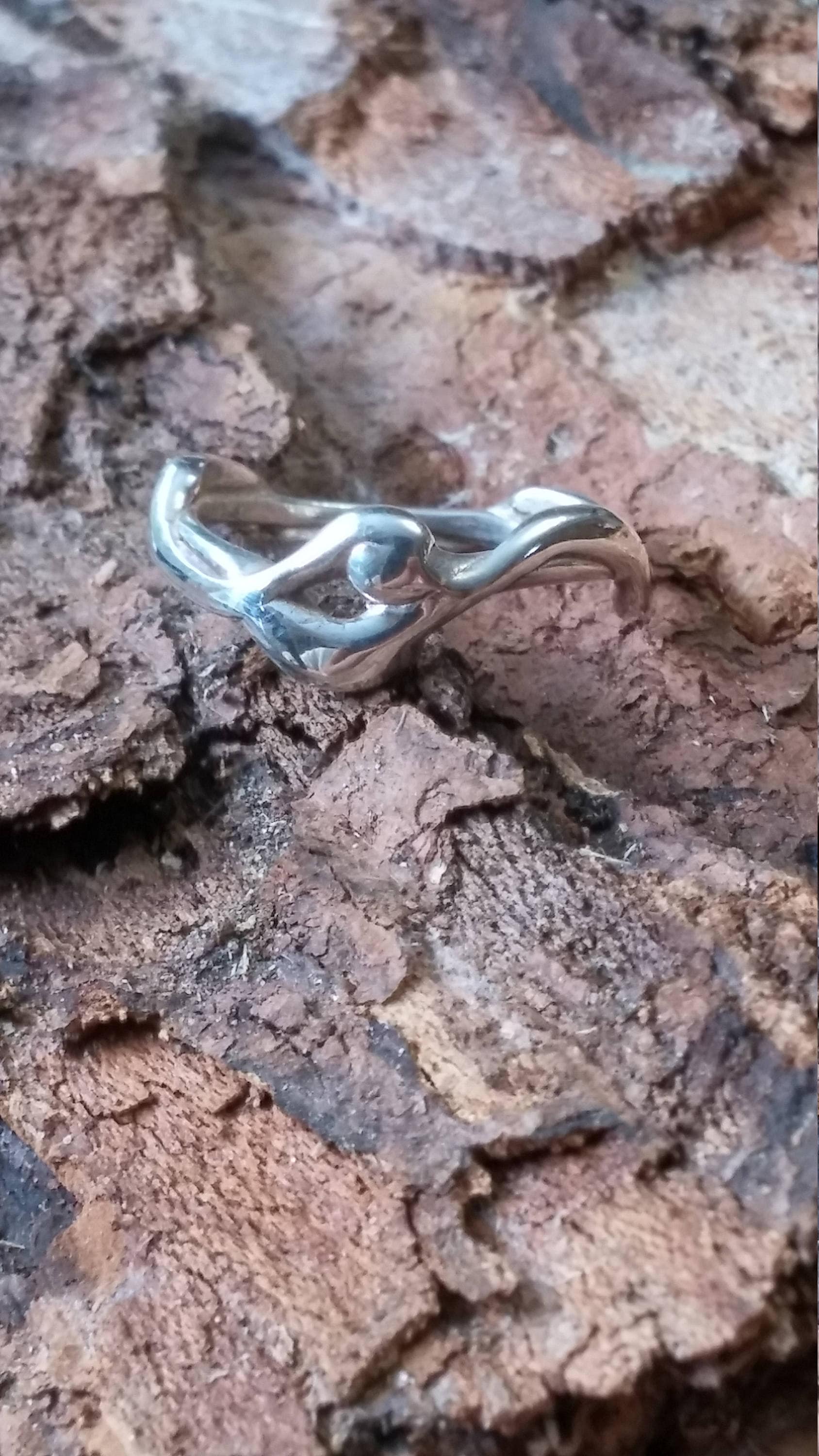 Abstrakte Tänzerin Silber Ring Band Sehr Cool Und Zart Für Jeden Tag Tragen, Unebenes Originaldesign Einzigartige Silberband Abstrakte Tänzerin Silber Ring Band Sehr Cool Und Zart Für Jeden Tag Tragen, Unebenes Originaldesign Einzigartige Silberband von LACHANCEbyhand