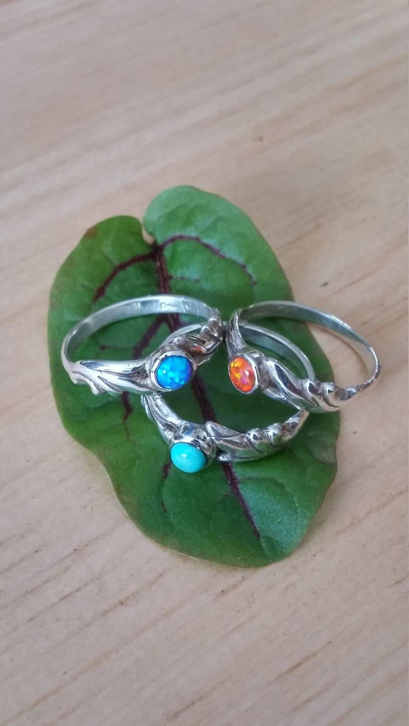 Blätter Silberring Mit Echtem Türkis, Opal, Zarter Sterling Silber Türkis Oder Opal Ring Für Jeden Tag, Natur Unikat Blätter Silberring Mit Echtem Türkis, Opal, Zarter Sterling Silber Türkis Oder Opal Ring Für Jeden Tag, Natur Unikat von LACHANCEbyhand