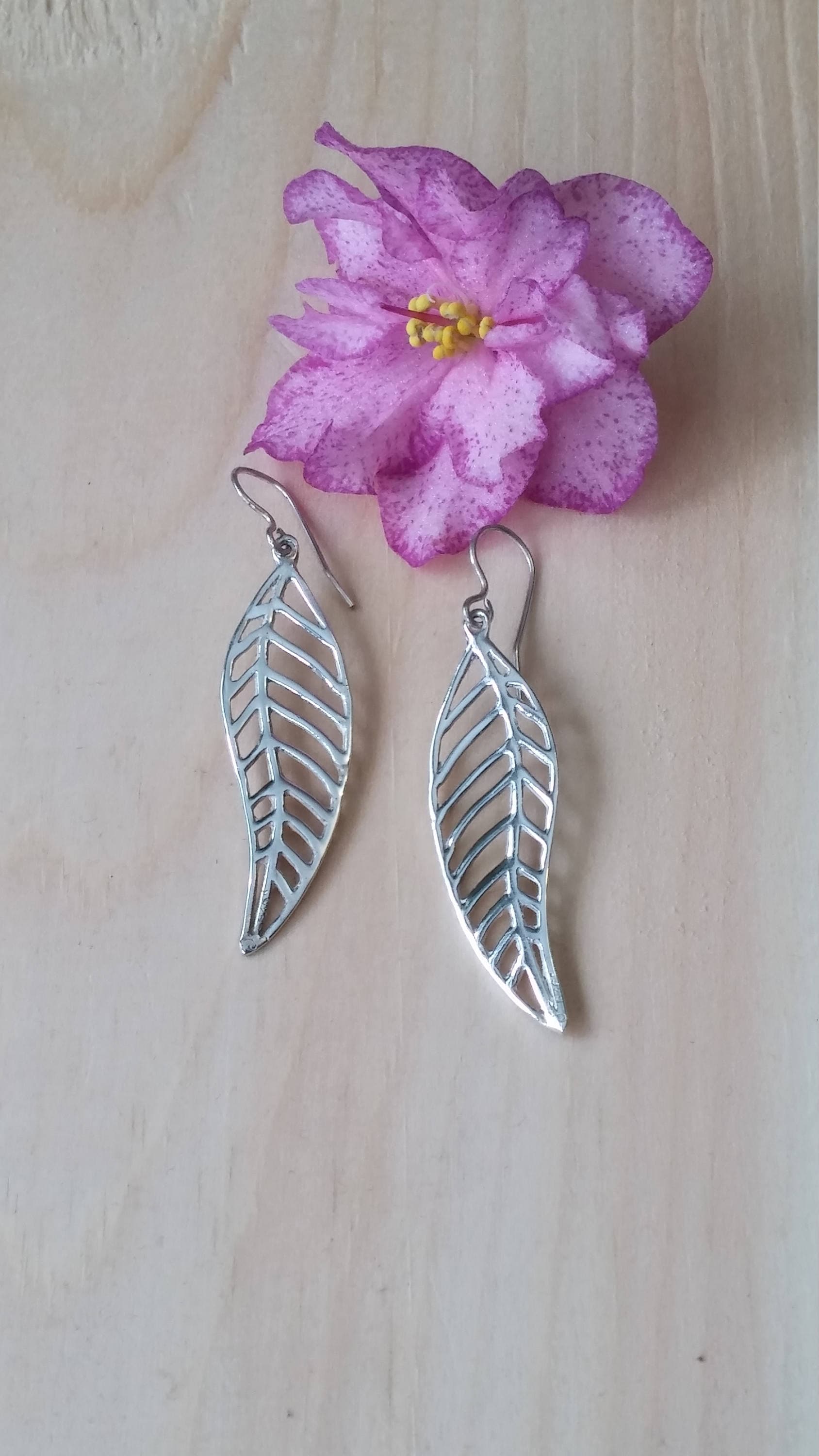 Blattform Lange Sterling Silber Baumelnde Ohrringe Handgefertigt, Exklusive Leichte Mit Offenem Design, Zeitloses Blatt Anhänger Ohrring Blattform Lange Sterling Silber Baumelnde Ohrringe Handgefertigt, Exklusive Leichte Mit Offenem Design, Zeitloses Blatt Anhänger Ohrring von LACHANCEbyhand