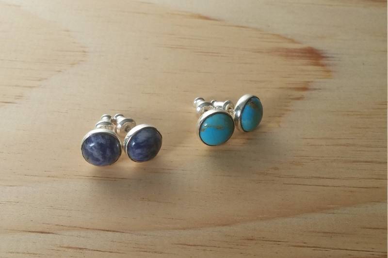 Echte Natürliche Türkis, Sodalith, Silber Ohrstecker, 8 Mm, Ohrstecker Mit Blauem Stein, Kingman Türkis Set Nicht Geklebt. Qualitätsschließer Echte Natürliche Türkis, Sodalith, Silber Ohrstecker, 8 Mm, Ohrstecker Mit Blauem Stein, Kingman Türkis Set Nicht Geklebt. Qualitätsschließer von LACHANCEbyhand