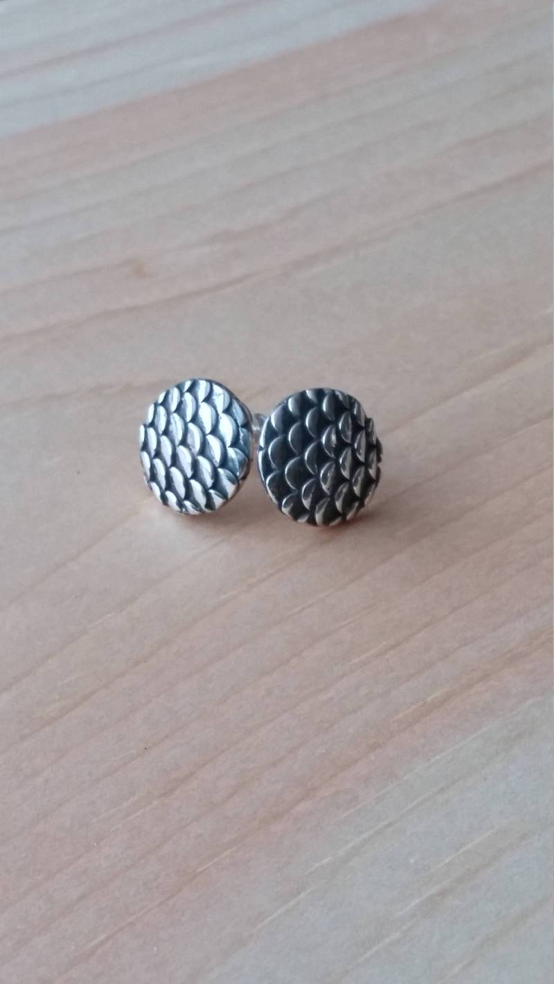 Fischschuppen Texturierte Ohrstecker Silber Ohrringe, Runde Oxidierte Sterling Jeden Tag Anlass Ohrstecker, Frühling Sommer Handgemachte Ohrstecker von LACHANCEbyhand