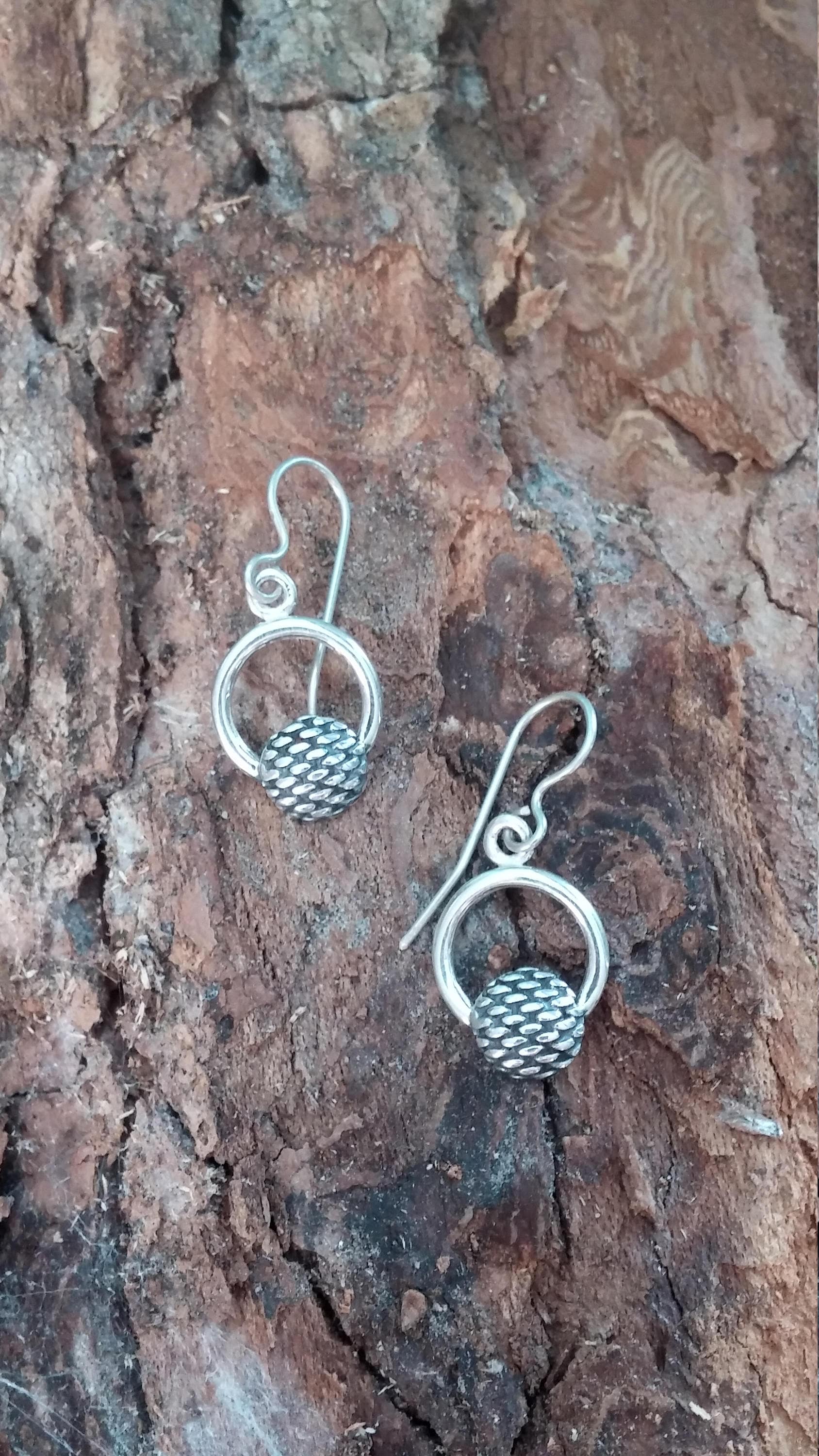 Kettenhemd Schleife Silber Ohrringe Mini Schild Form.kurze Oxidiertes Exklusives Design Handmade.double Runden Winzigen Ohrring Kettenhemd Schleife Silber Ohrringe Mini Schild Form.kurze Oxidiertes Exklusives Design Handmade.double Runden Winzigen Ohrring von LACHANCEbyhand