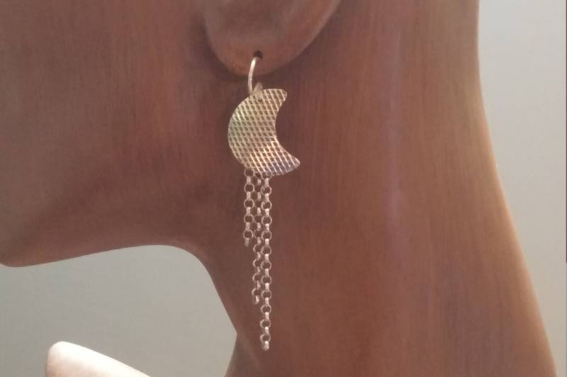 Lange Baumelnde Mond, Ketten, Oxidiertem Silber Ohrringe, Exklusives Design Mit Vielen Bewegungen von LACHANCEbyhand