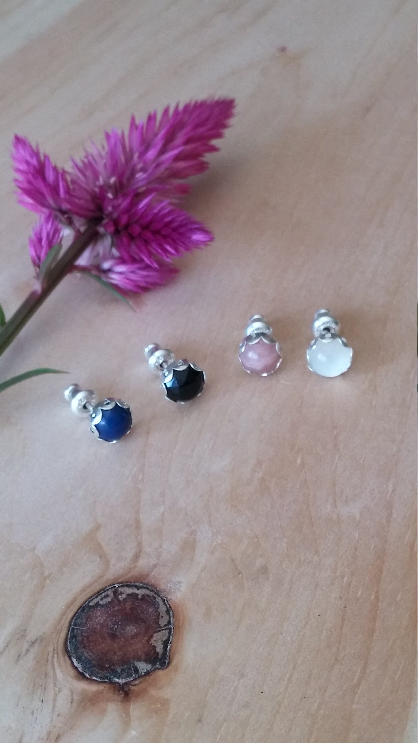 Lapis - Onix - Mondstein Kleine Silbersteine Ohrstecker, Rhodochrosit 6 Mm Silber Blumen Ohrstecker Silber. Jeder Tag Ohrringe Lapis - Onix - Mondstein Kleine Silbersteine Ohrstecker, Rhodochrosit 6 Mm Silber Blumen Ohrstecker Silber. Jeder Tag Ohrringe von LACHANCEbyhand