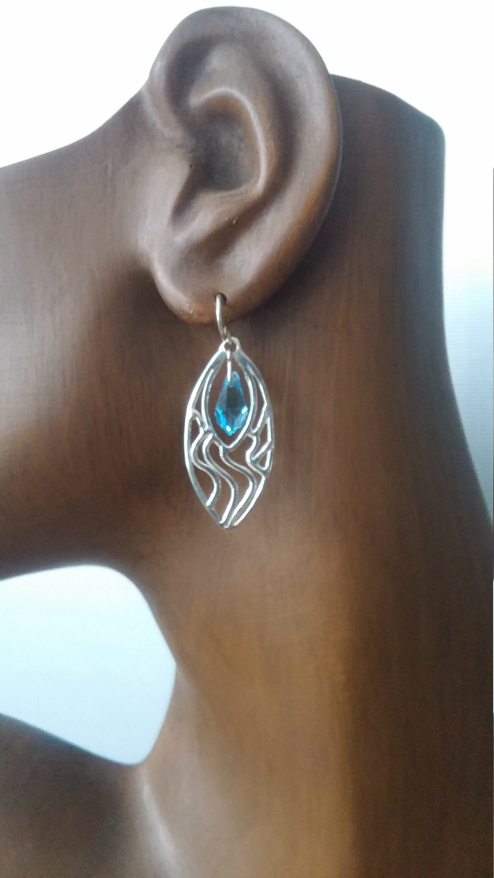 Swarovsky Kristall Und Lichtwelle Ohrringe in Silber, Ocean Exklusives Design Swarovski Funkelnden Farben Swarovsky Kristall Und Lichtwelle Ohrringe in Silber, Ocean Exklusives Design Swarovski Funkelnden Farben von LACHANCEbyhand