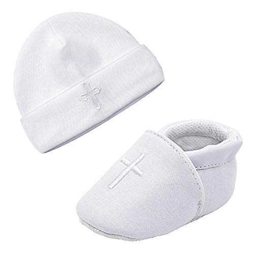 LACOFIA Neugeborene Taufe Schuhe Baby Jungen Weiche Sohle rutschfest Hausschuhe und Bestickter Weiß Beanie Hut Set Pack 2 0-3 Monate von LACOFIA