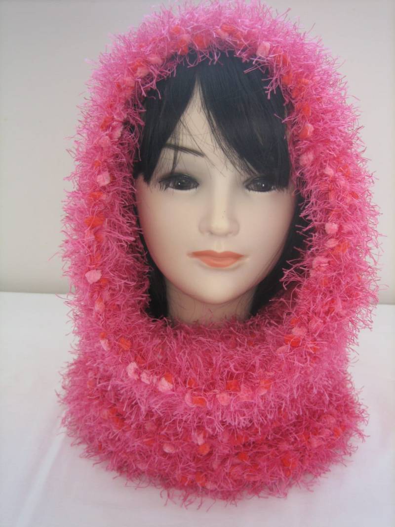 3-In-1-Schlauchschal Mit Kapuze Aus Fuchsiafarbener Und Roter Fancy-Wolle von LAINEMERINOS