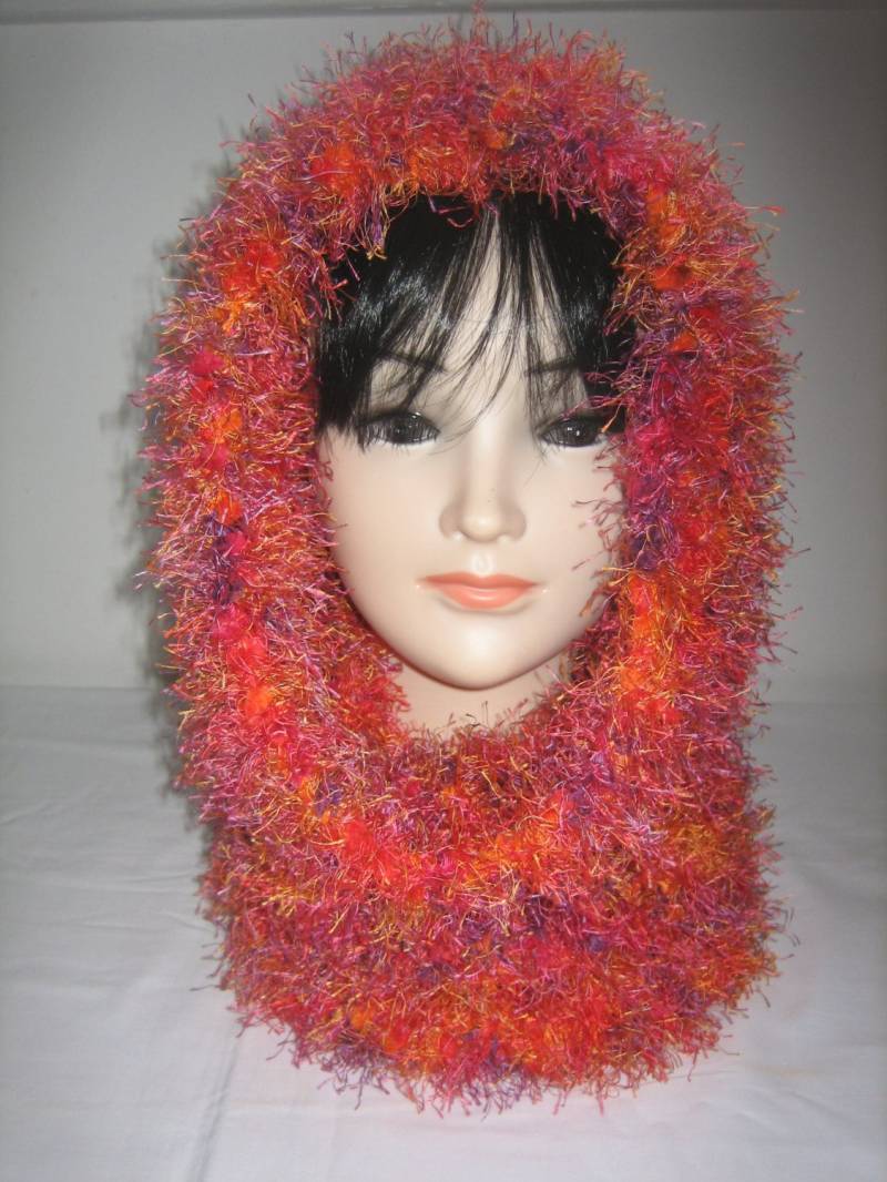Kragen Snood Haube 3 in 1 Wolle Behaarte Rote Orange Fancy Rot Und Lila von LAINEMERINOS