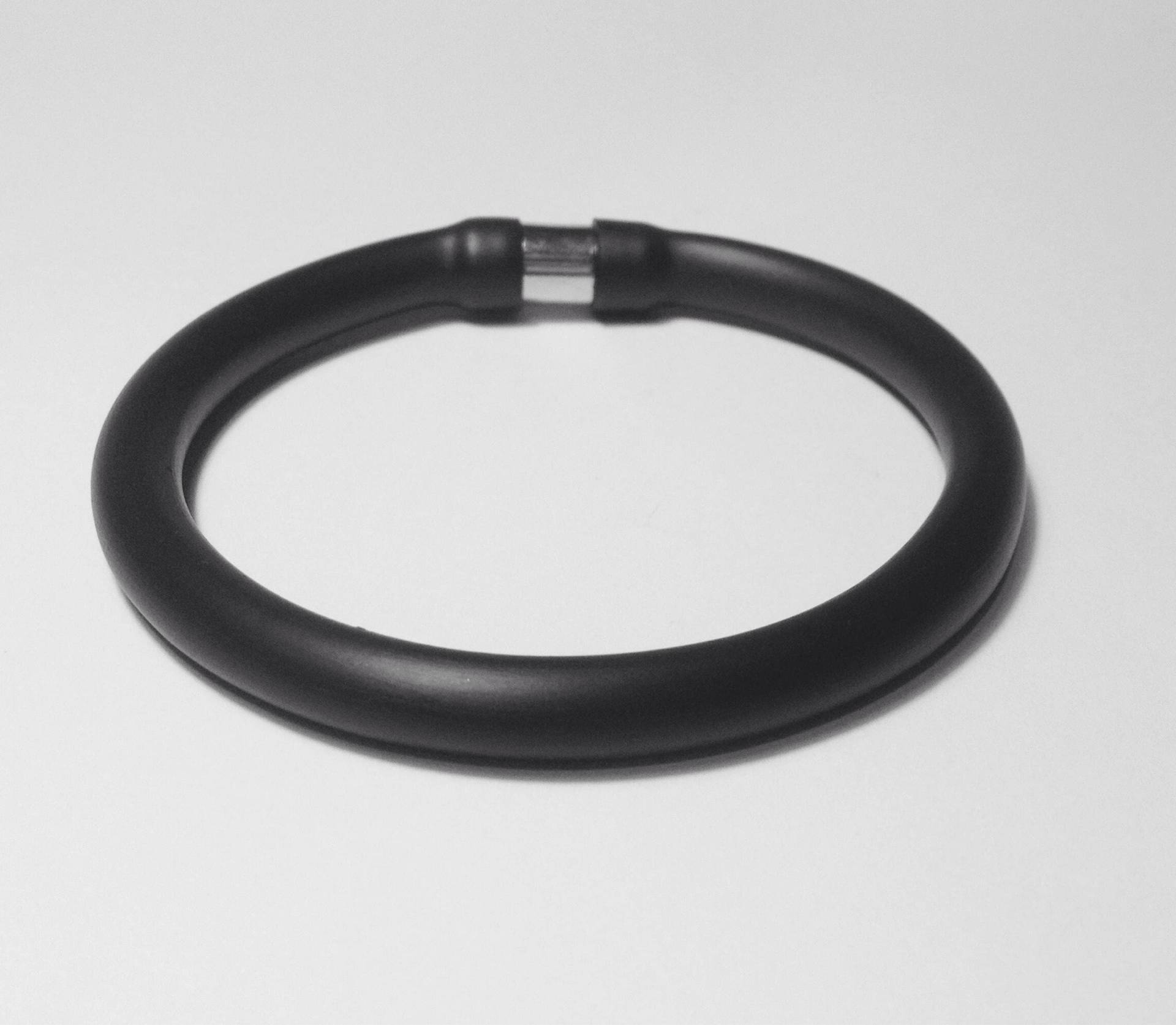 Herren Matte Black Rubber Armband Oder Halskette Mit Locking-Magnetverschluss von LAJewelryStudio
