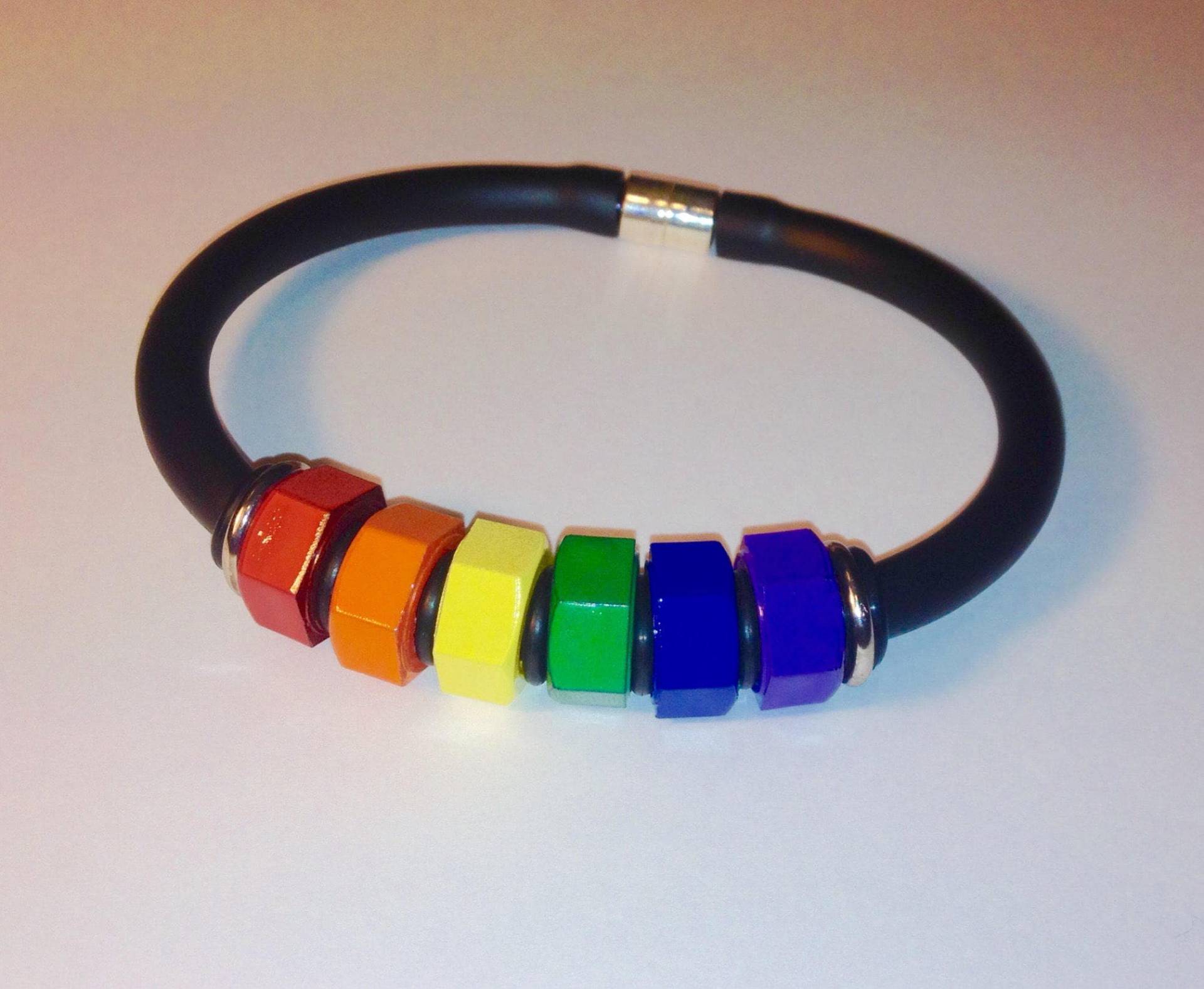 Regenbogen Hex Nut Armband Mit Magnetverschluss Pride von LAJewelryStudio