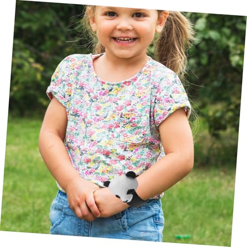 LALADEFIEE Panda Slap Armband Kuscheltier Handgelenkschmuck Kinderparty Deko Weiches Hautfreundliches Tier Design Einfach Anzulegen Leichtes Strapazierfähiges Material Für Geburtstagsfeiern von LALADEFIEE