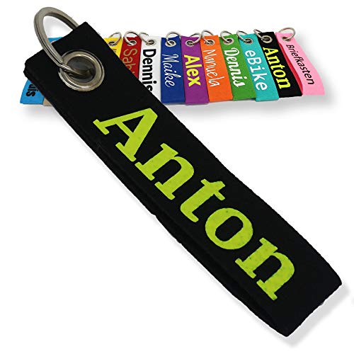 LALALO Schlüsselanhänger aus Filz mit Namen, Personalisiertes Schlüsselband Geschenkidee mit Aufschrift oder Wunschtext, Glücksbringer Filzanhänger mit Name, Geburtstag (Schwarz) von LALALO