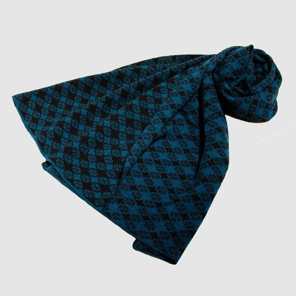 LANARTO slow fashion Schal Muster 'Blütenkaro' zweifarbig gestrickt aus mulesingfreier Merinowolle von LANARTO slow fashion