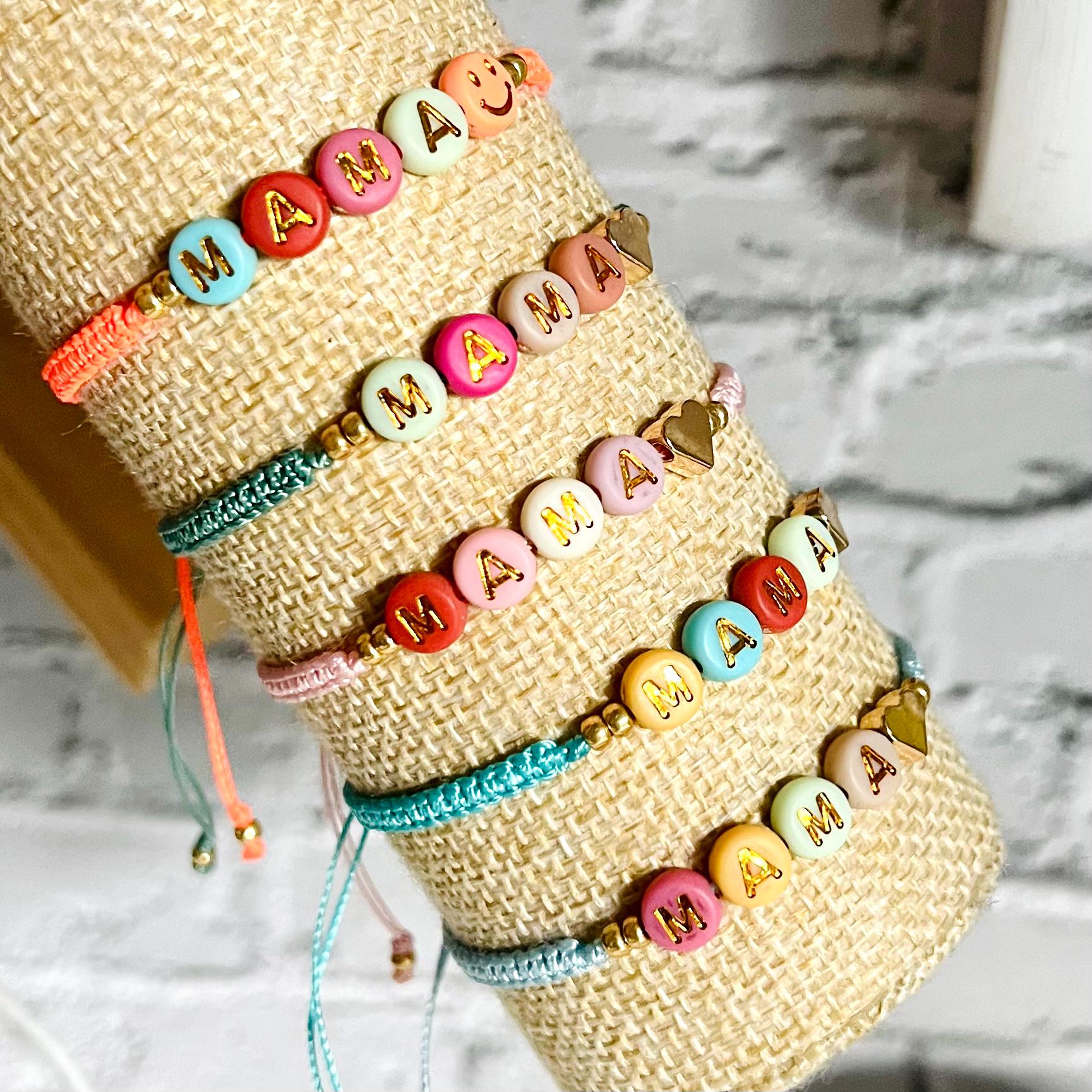 Armband Mama Makramee Farbwahl - Geschenk Zum Muttertag von LARAlieschen