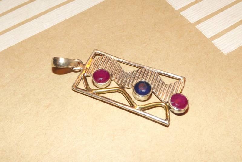 Rubin Und Saphir Designer Anhänger - Weisheit - Liebe - Schutz - Herz von LARIMAR