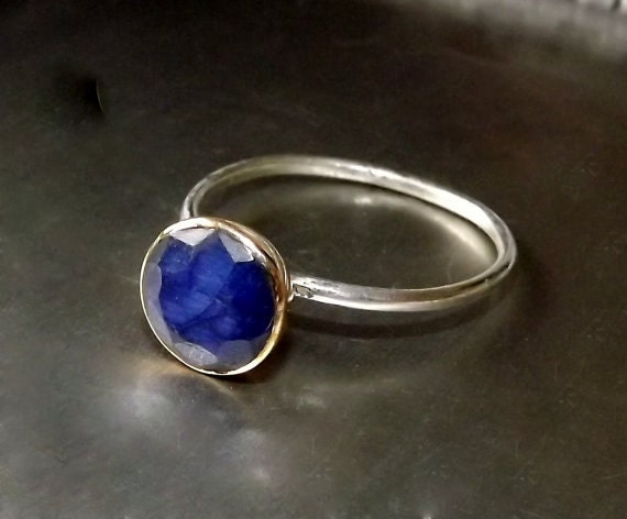 Schöner Blauer Saphir Ring - Sterling Silber Stapelring Mix & Match Größe 8, 7, 5 von LARIMAR