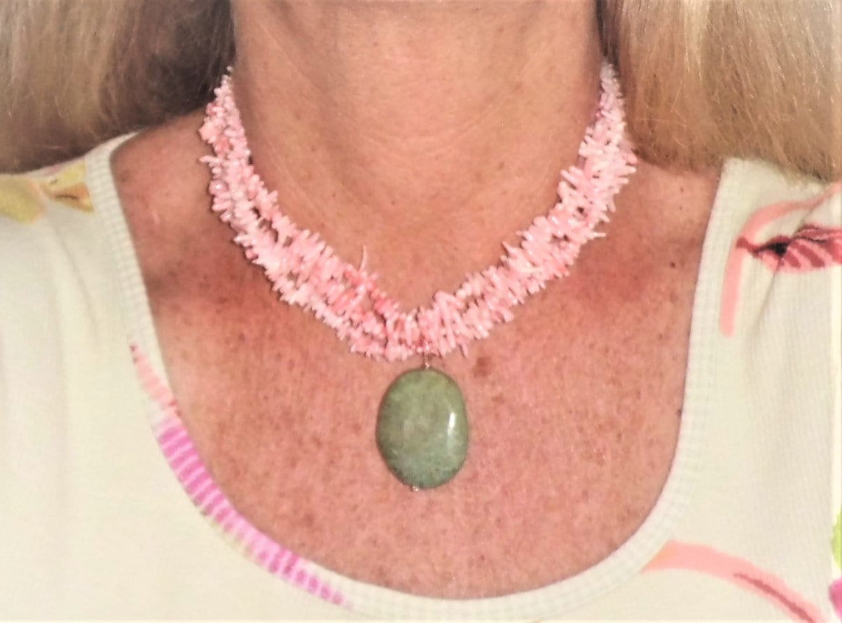 New Artists Echte Pfirsich Rosa Ast Koralle Halskette 3 Strang Türkis Anhänger Magnetverschluss Easy On & Off Statement Torsade 16" Lang New Artists Echte Pfirsich Rosa Ast Koralle Halskette 3 Strang Türkis Anhänger Magnetverschluss Easy On & Off Statement Torsade 16" Lang von LARIMARandTURQUOISE